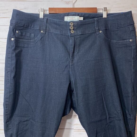 Torrid Jeggings Skinny Dark Wash Short Jeans - Picture 5 of 16
